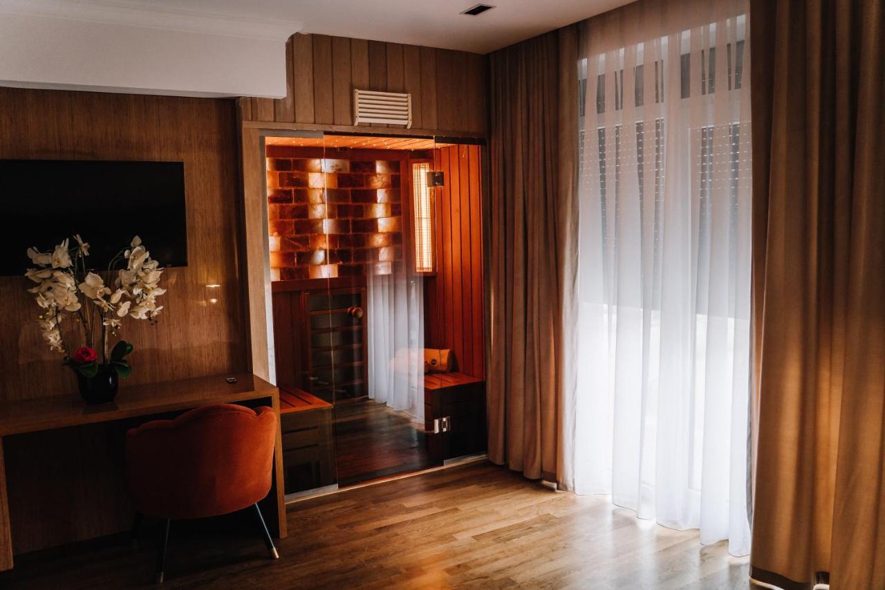 Hotel Glory オラデア エクステリア 写真