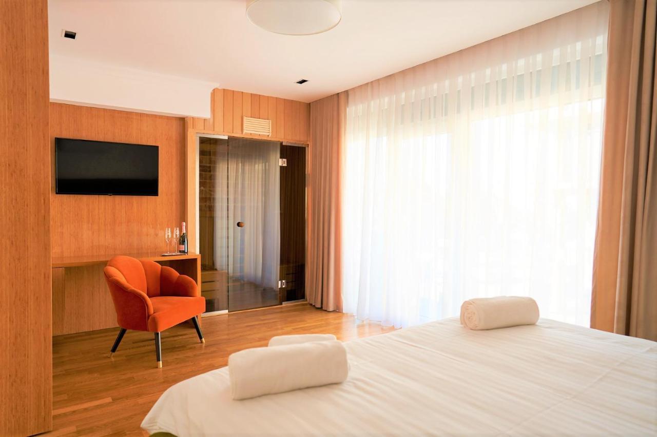 Hotel Glory オラデア エクステリア 写真