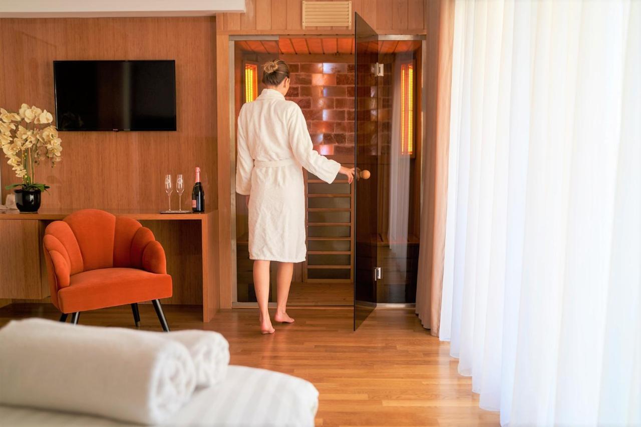 Hotel Glory オラデア エクステリア 写真