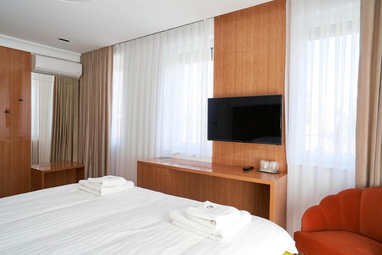Hotel Glory オラデア エクステリア 写真